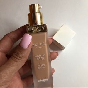 Sisley Anti-Aging Foundation (2R)